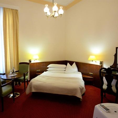 Hotel Am Kochbrunnen Wiesbaden Extérieur photo