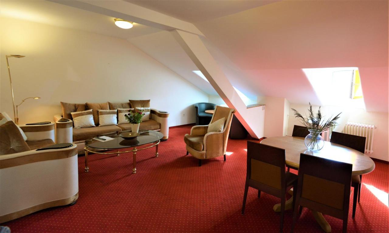 Hotel Am Kochbrunnen Wiesbaden Extérieur photo