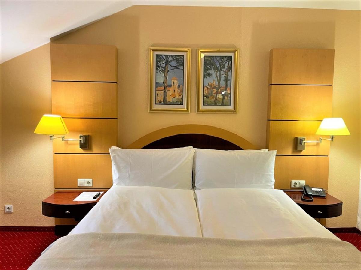 Hotel Am Kochbrunnen Wiesbaden Extérieur photo