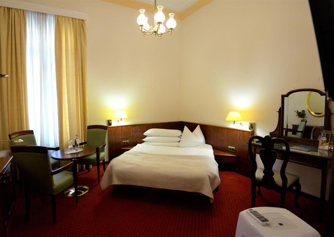 Hotel Am Kochbrunnen Wiesbaden Extérieur photo
