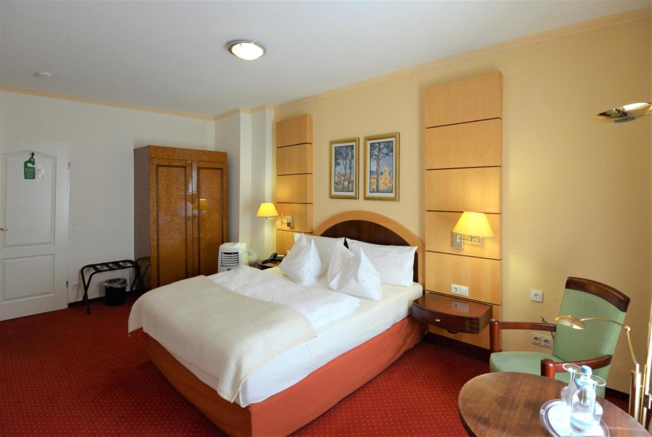 Hotel Am Kochbrunnen Wiesbaden Extérieur photo