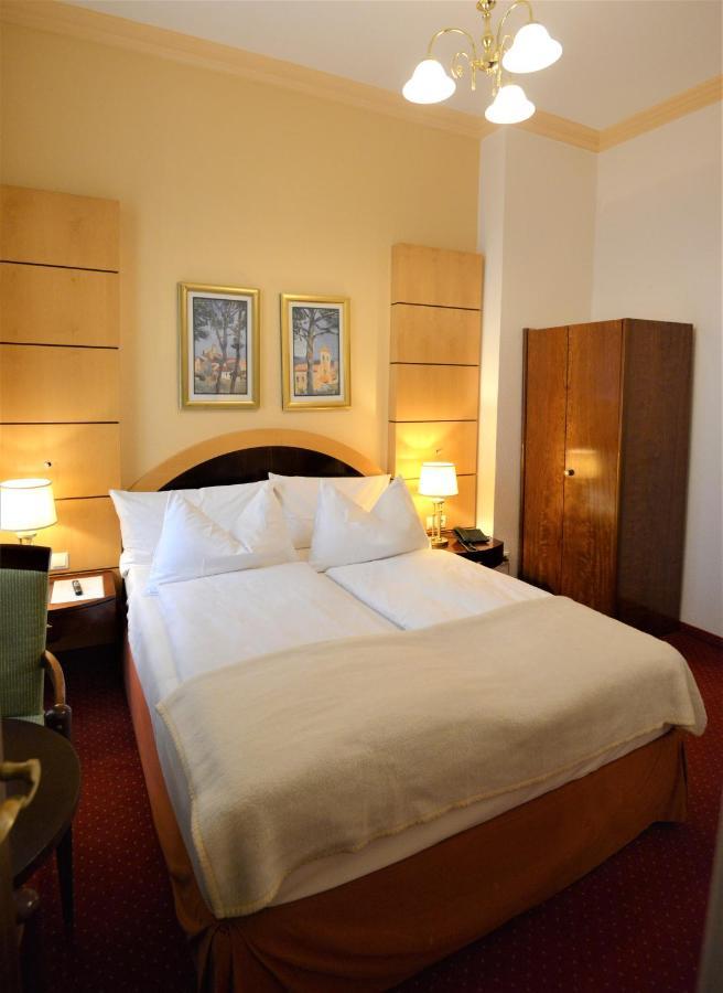 Hotel Am Kochbrunnen Wiesbaden Extérieur photo