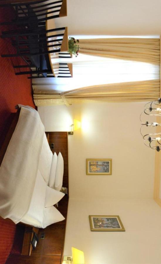 Hotel Am Kochbrunnen Wiesbaden Extérieur photo